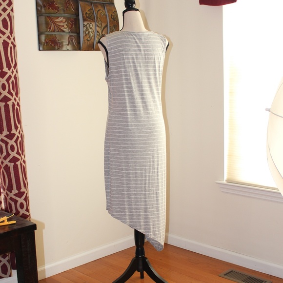 Express, sleeveless Asymmetrical hem line dress - Picture 3 of 7